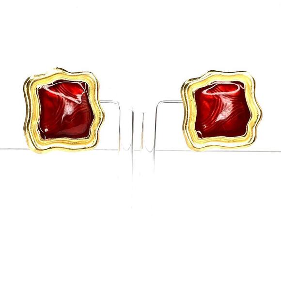 Vintage Gold Tone Metal Wavy Square Stud Post Earrings Ruby Red Acrylic Gem 90s - Picture 3 of 3